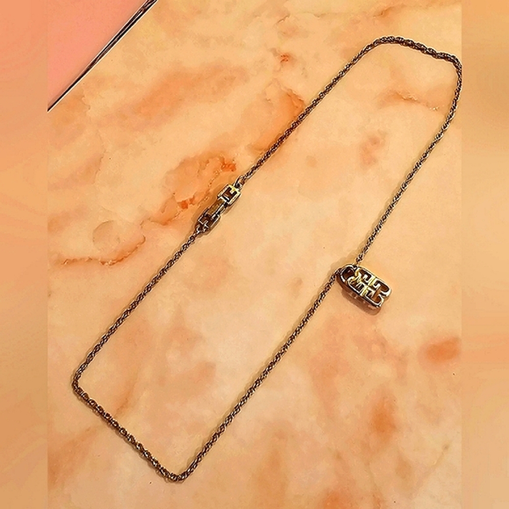 ✨️Givenchy 4G Logo Pendant Vintage Gold Tone Rope Chain Necklace✨️ - Picture 12 of 14